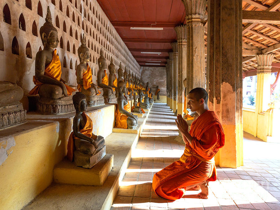 Pray with monks Vientiane