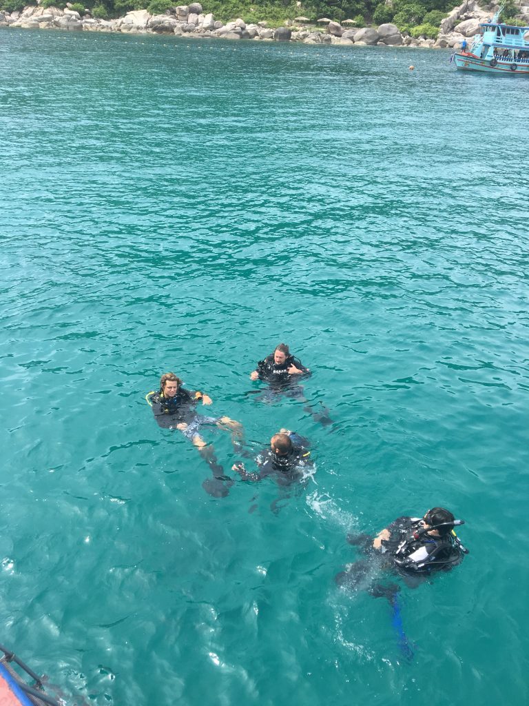 best-koh-tao-diving-school-dive-team 