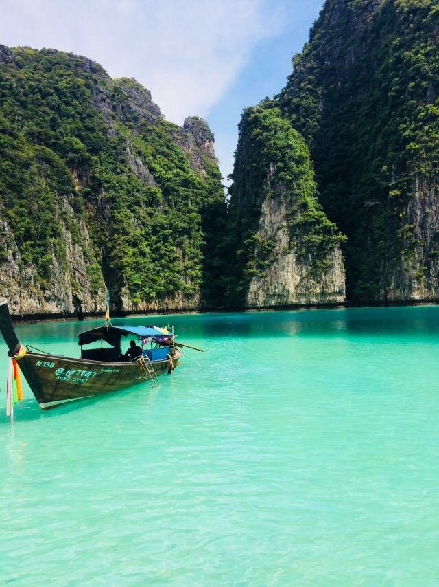 Phi Phi island overnight stay Maya lagoon, where to stay in koh phi phi, where to stay in phi phi island, best place to stay in phi phi island, where to stay in phi phi, koh phi phi where to stay, where to stay phi phi, should i stay in phi phi for one night, how much time to spend in Phi Phi