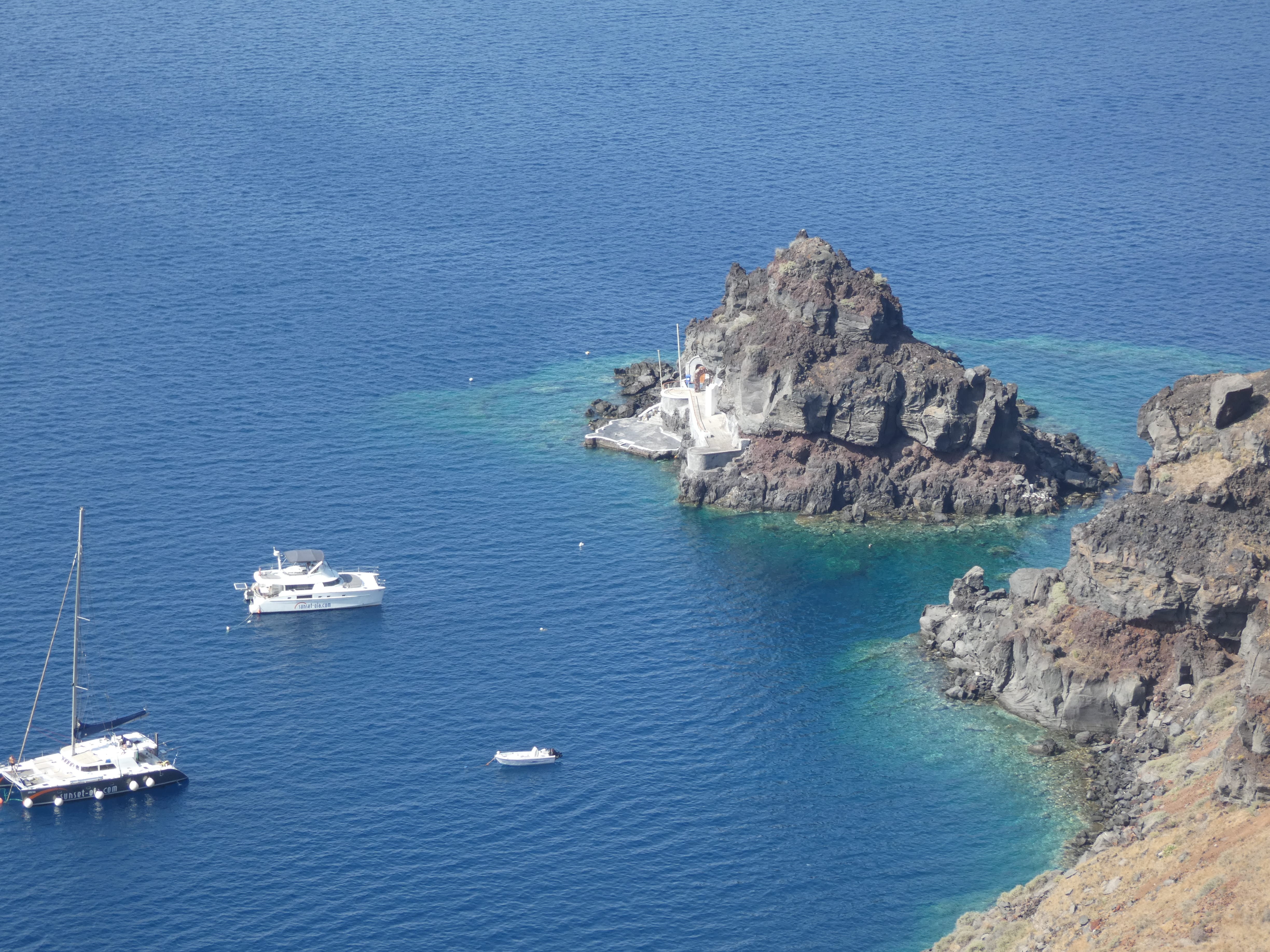 travel and holidays to Santorini