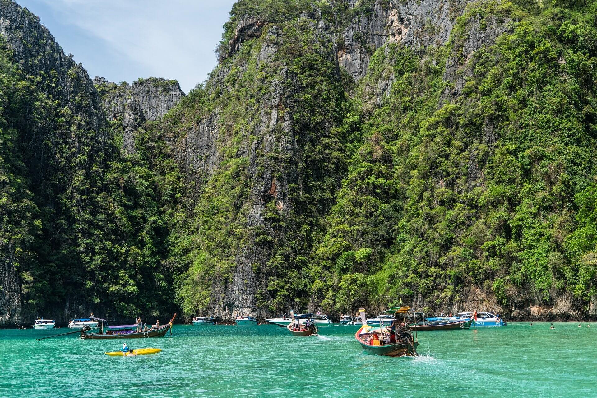 phuket to phi phi ferry schedule