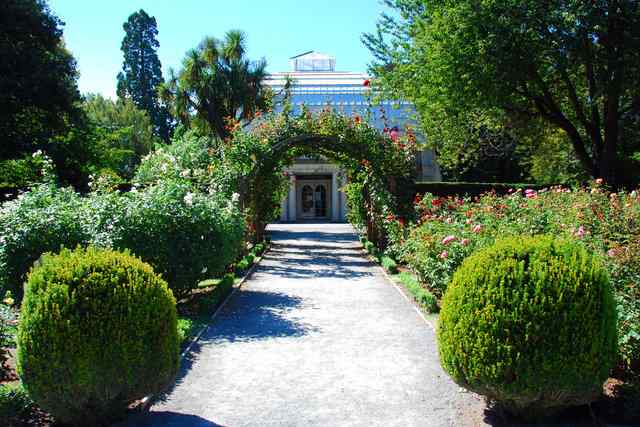 things to do in Christchurch Botanic gardens