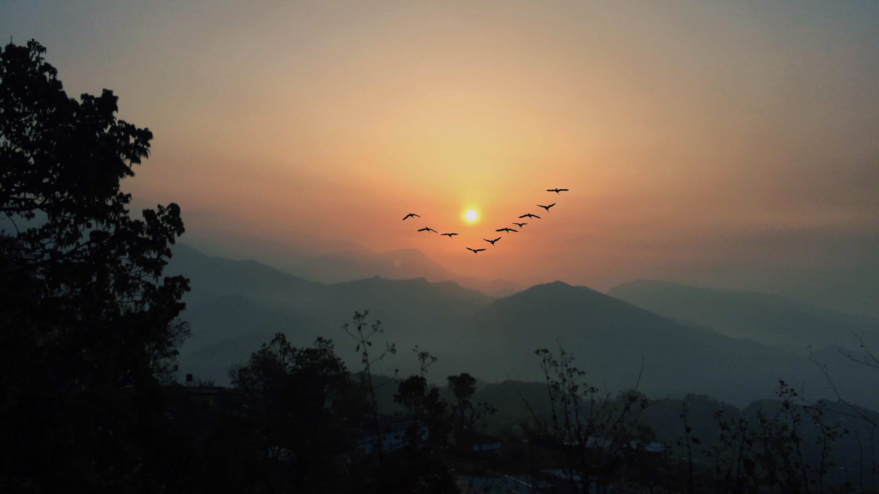 photo of the stunning Pokhara mountains 